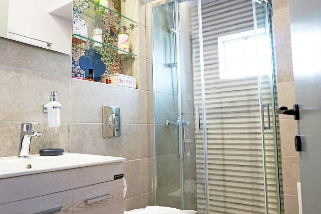 חאניה C-Home Studio In The Heart Of Chania מראה חיצוני תמונה